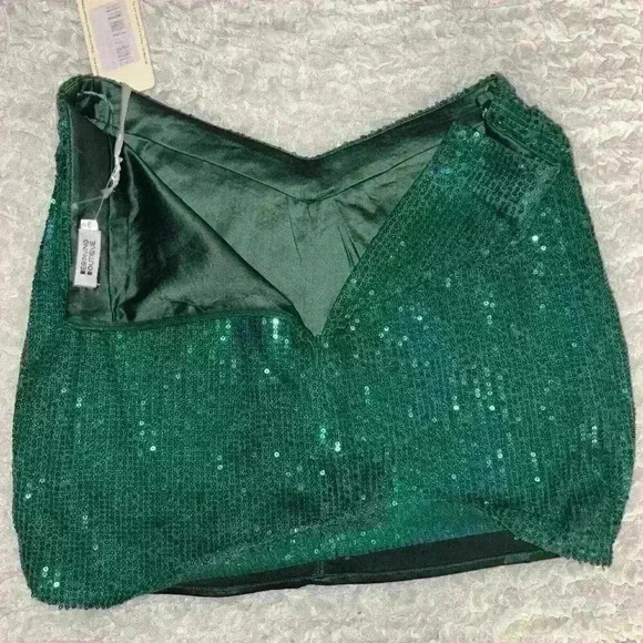 NWT Beginning Boutique Women Green/Teal Casual Skirt 8 Sequin V Waist - Picture 7 of 7